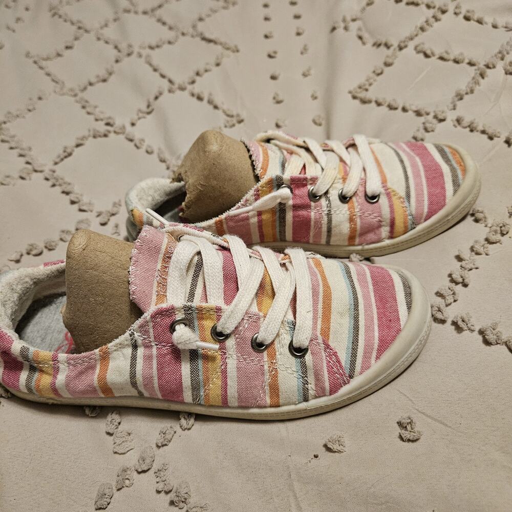 Jellypop Women's Rainbow Striped Lace Up Canvas Sneaker Shoes 6M - Picture 2 of 6